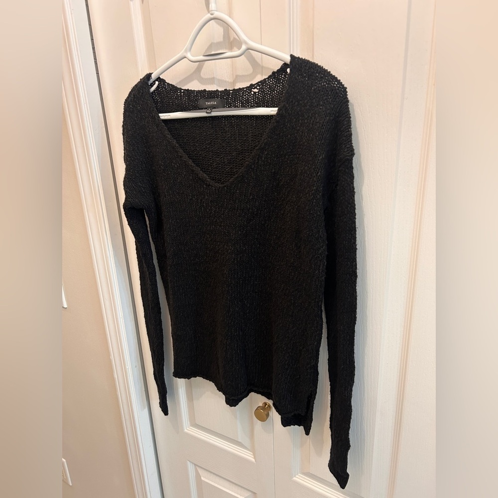 ARITZIA TALULA Knit V-Neck Sweater Black • size small - Picture 3 of 8
